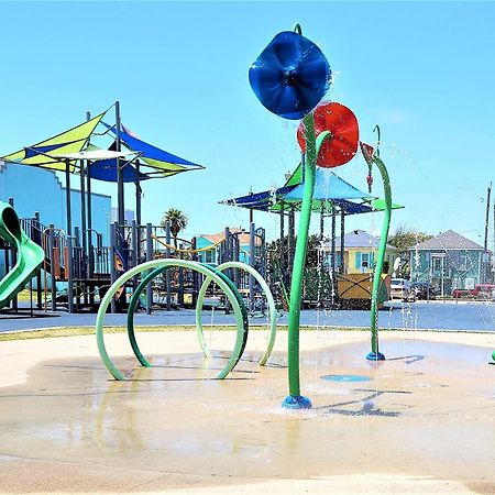 Casaazul-2605B-Pleasure Pier & Beach A Block Away- 3Bed 2Bath 7 Beds- 7 Minutes To Cruise Terminal ガルベストン エクステリア 写真