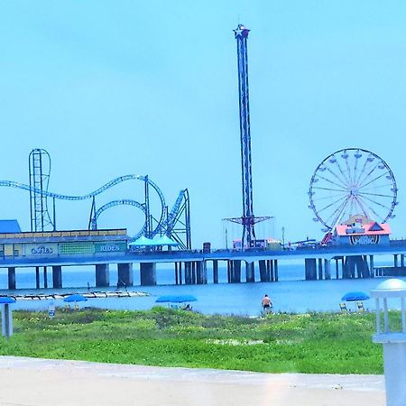 Casaazul-2605B-Pleasure Pier & Beach A Block Away- 3Bed 2Bath 7 Beds- 7 Minutes To Cruise Terminal ガルベストン エクステリア 写真