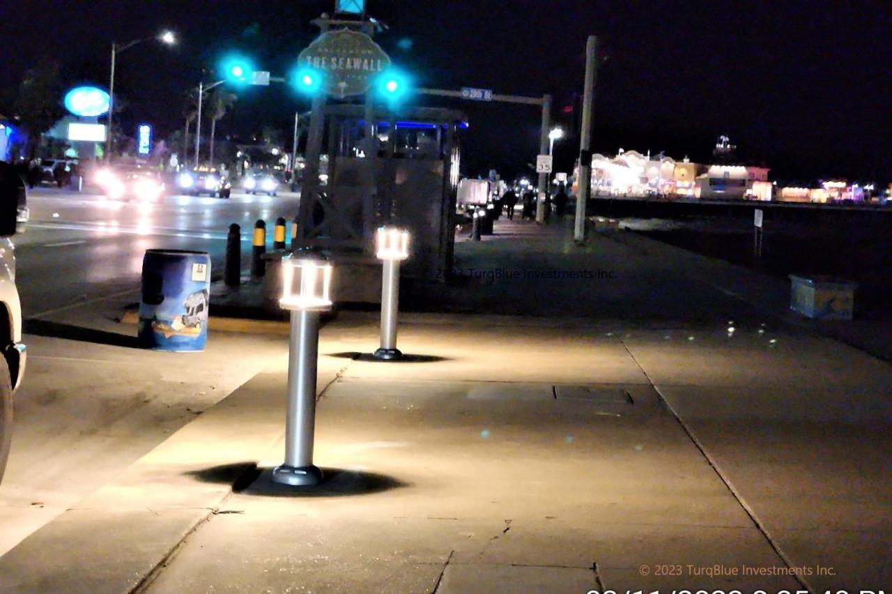 Casaazul-2605B-Pleasure Pier & Beach A Block Away- 3Bed 2Bath 7 Beds- 7 Minutes To Cruise Terminal ガルベストン エクステリア 写真