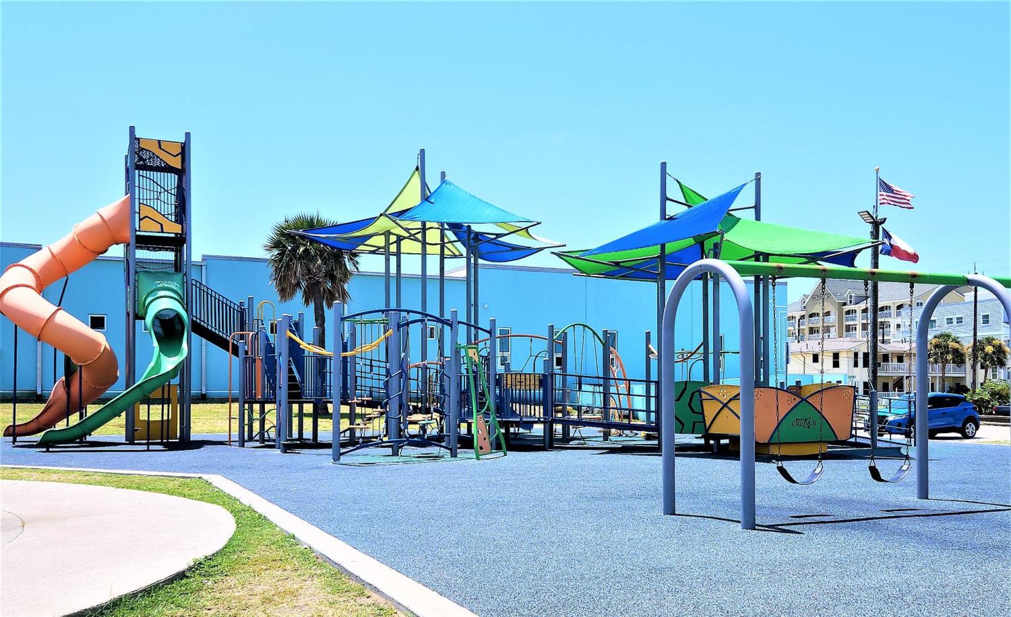 Casaazul-2605B-Pleasure Pier & Beach A Block Away- 3Bed 2Bath 7 Beds- 7 Minutes To Cruise Terminal ガルベストン エクステリア 写真