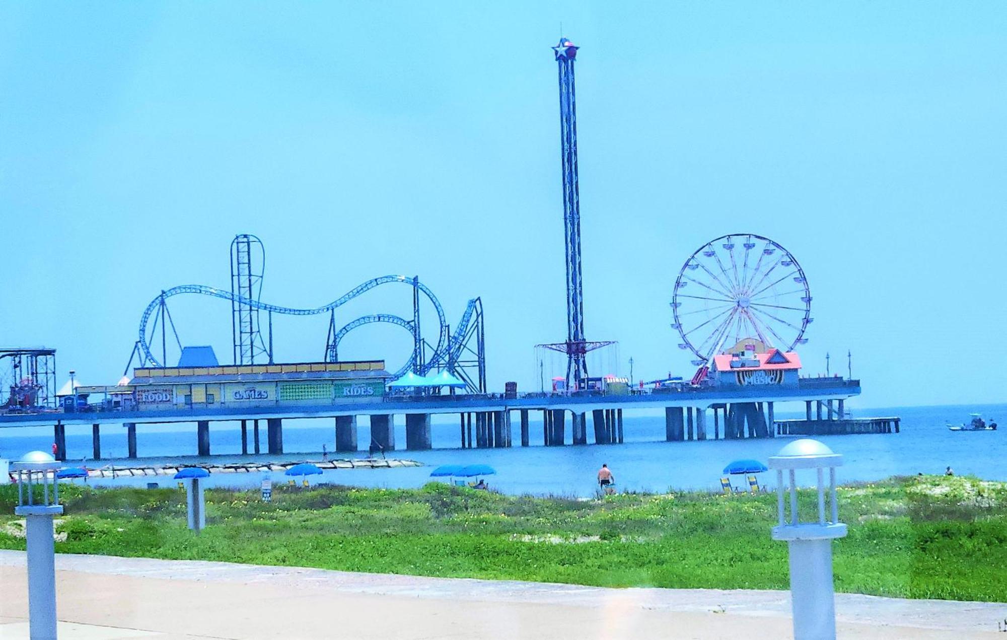 Casaazul-2605B-Pleasure Pier & Beach A Block Away- 3Bed 2Bath 7 Beds- 7 Minutes To Cruise Terminal ガルベストン エクステリア 写真